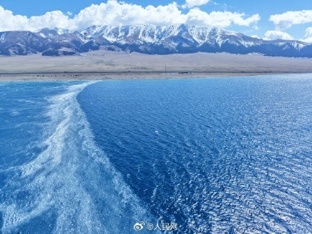 赛里木湖限定版春日碎冰冰 赛里木湖限定版春日碎冰冰