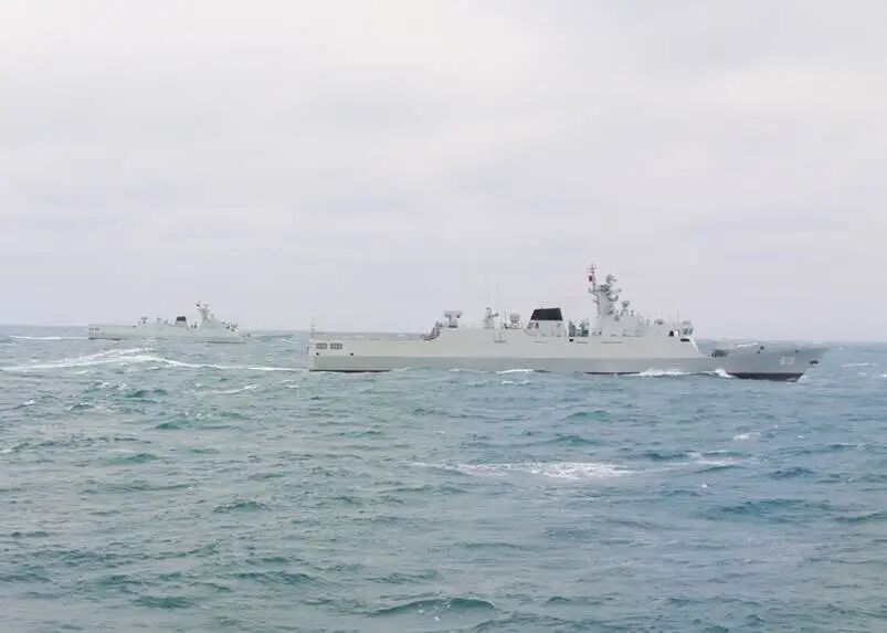 “发现‘敌’无人艇，摧毁！”