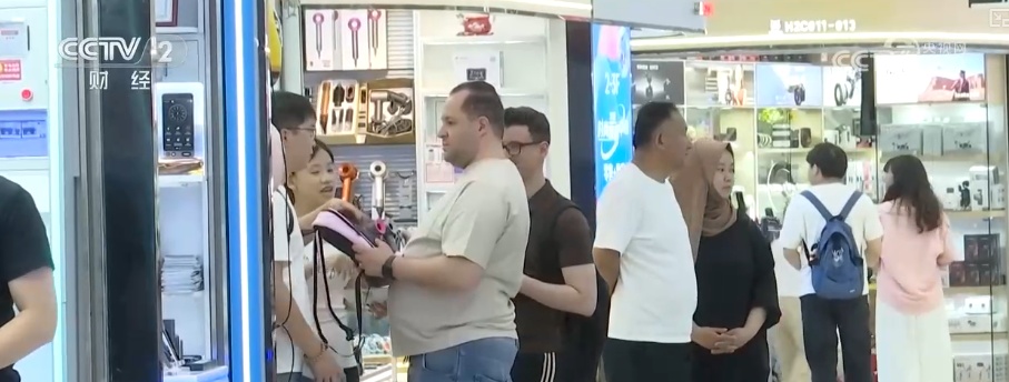 “乘兴而来、满载而归”！多样化消费“新磁场”将庞大入境客流转化为实打实消费增量