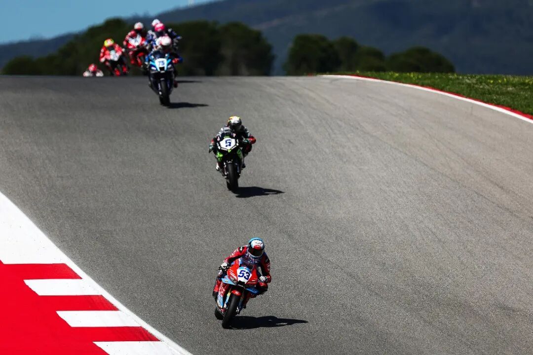 想赢有多难？张雪凭什么让中国摩托登顶世界？