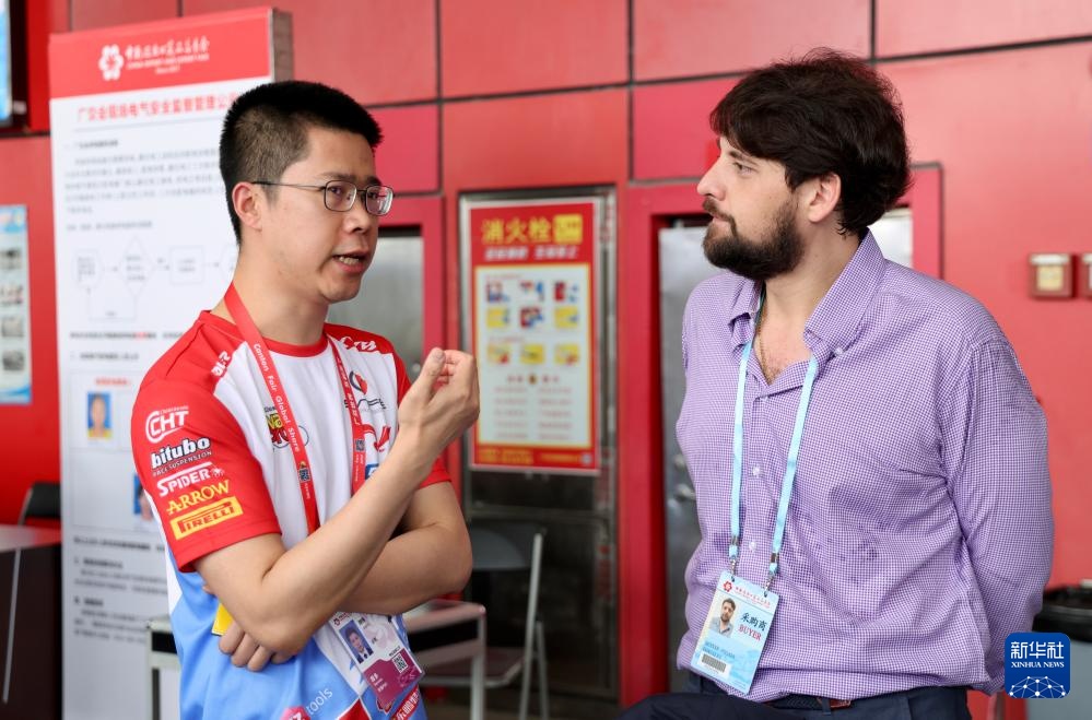 从赛道冠军到外贸新星 张雪机车广交会“首秀”受青睐