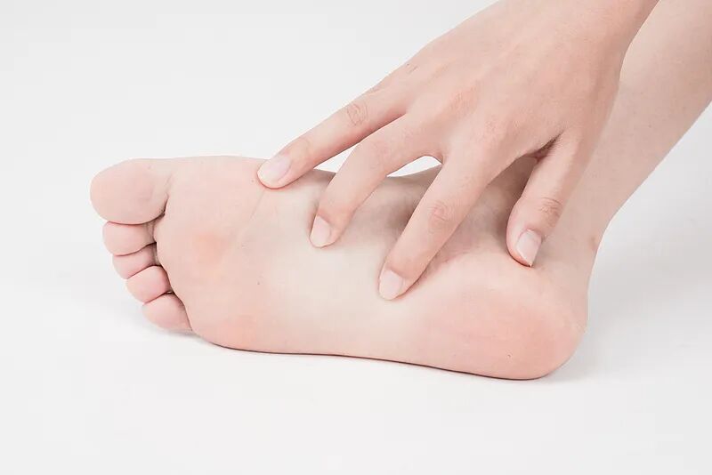 3种很伤脚的网红鞋，很多人天天都在穿