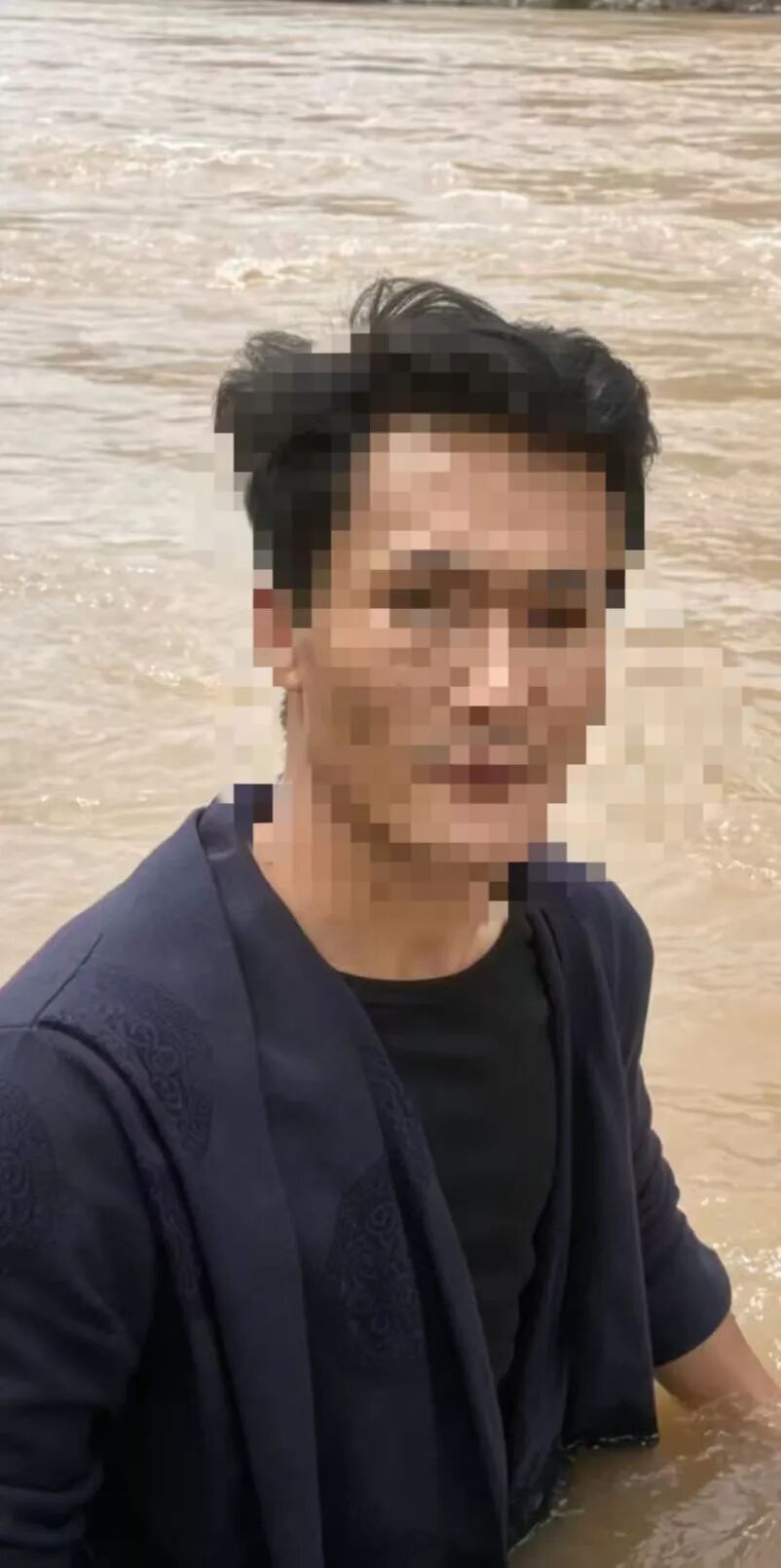 一张“黄河轻生照”，牵动民警全力搜救，结果竟是丈夫用AI造假，只为吓唬妻子