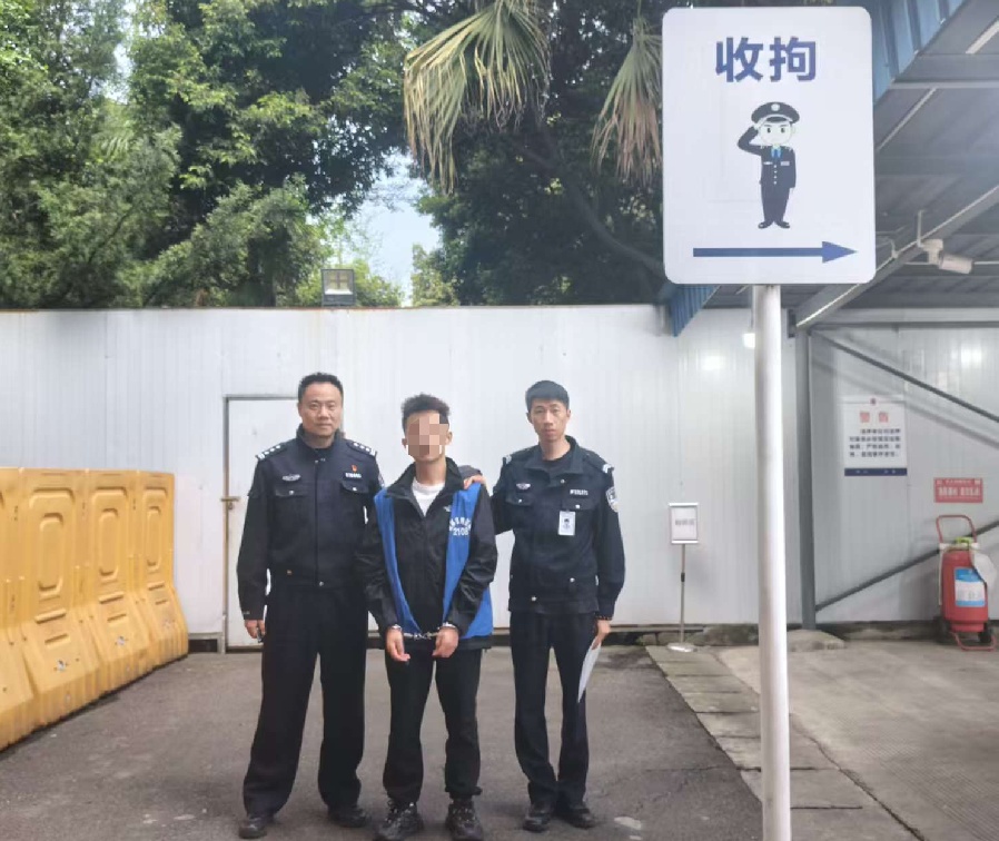 成都交警“静夜”再出重拳：一男子“飙车炸街”漂移炫技被行政拘留