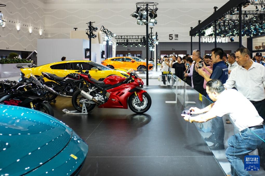 第六届消博会公众开放日持续火爆