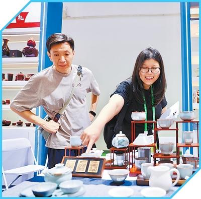 国潮绽放消费新活力（探馆消博会）