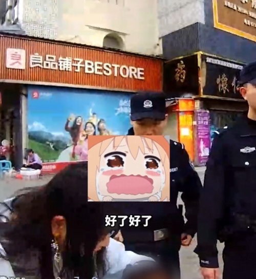 “小孩姐”走失时：双手插兜“我很酷”，见到妈妈的那一刻瞬间“破防”...