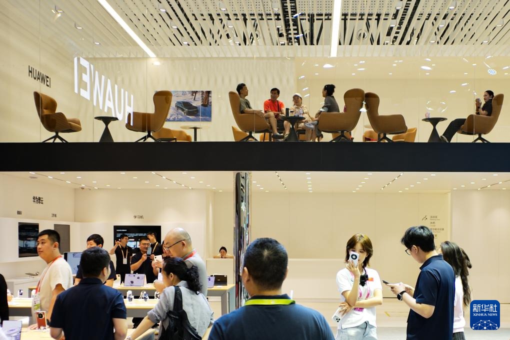 第六届消博会公众开放日持续火爆