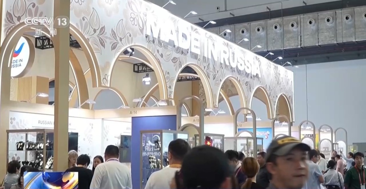 外国展商直呼“没想到”！消博会展示中国市场独特吸引力