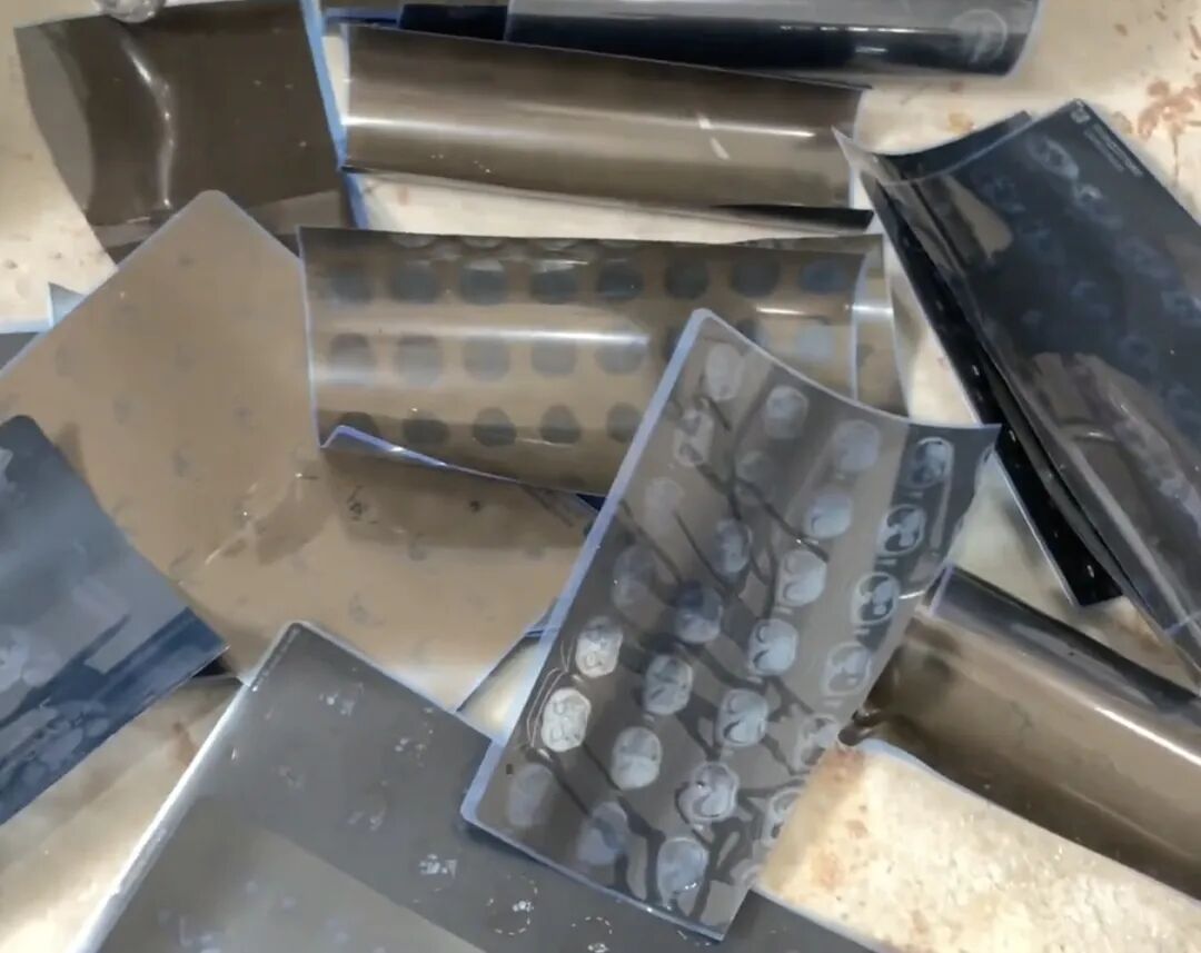 “每张能赚1块钱”，有人最近收了两万张！律师提醒：可能违法！