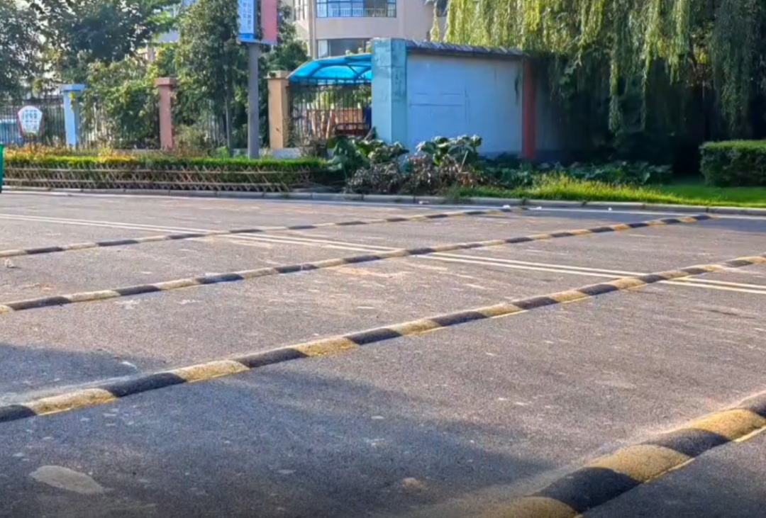 合肥不少路口多了“四道杠”？别小看，真能救命！