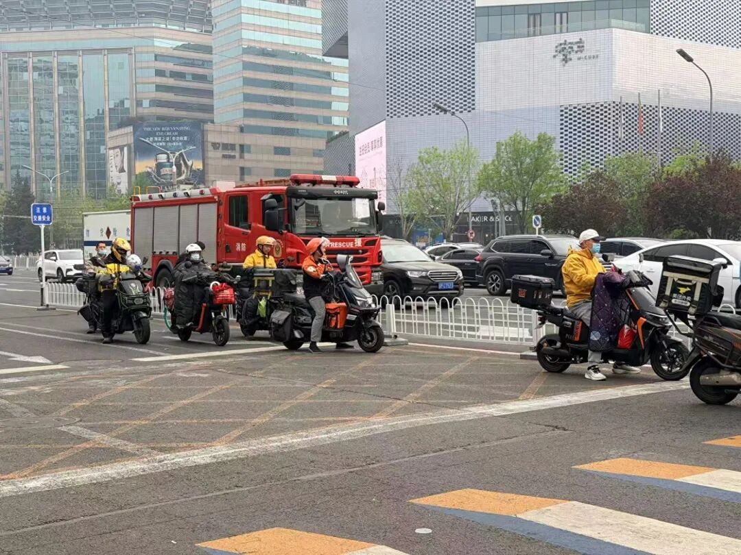 骑手交通违法明显下降！北京交管联手企业强化治理——