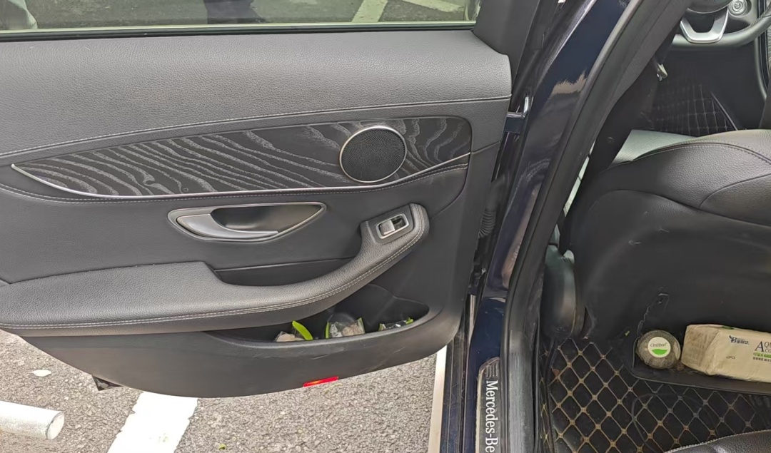 一帮人在长三角高速上用“橄榄核”袭击车辆…上海青浦警方通报