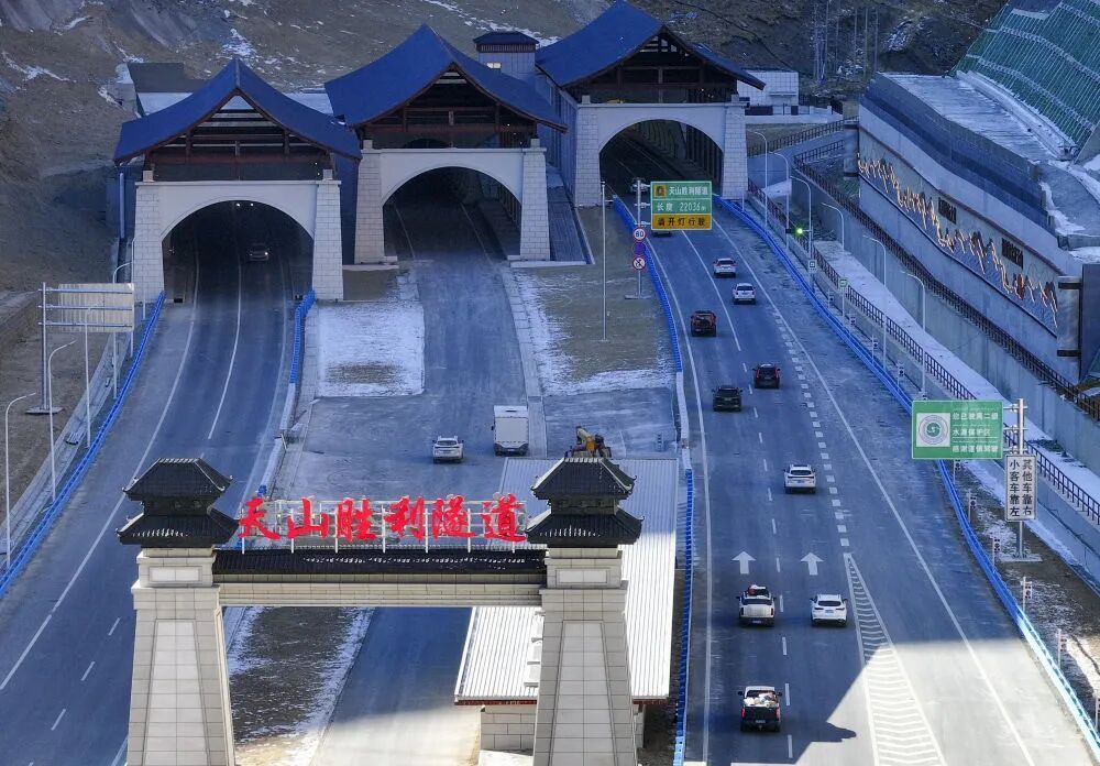 “不是打穿天山容易，而是天山那头有人民”