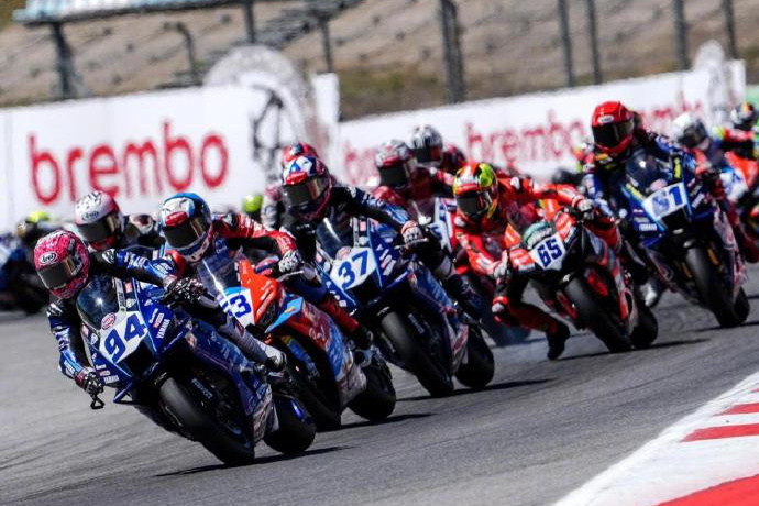 “张雪机车”位列超级杆位赛第二名