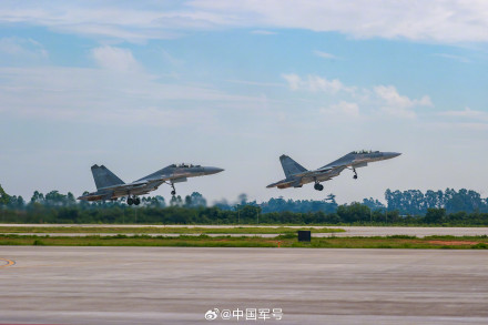 歼16训练壁纸霸气值拉满