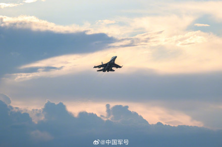 歼16训练壁纸霸气值拉满