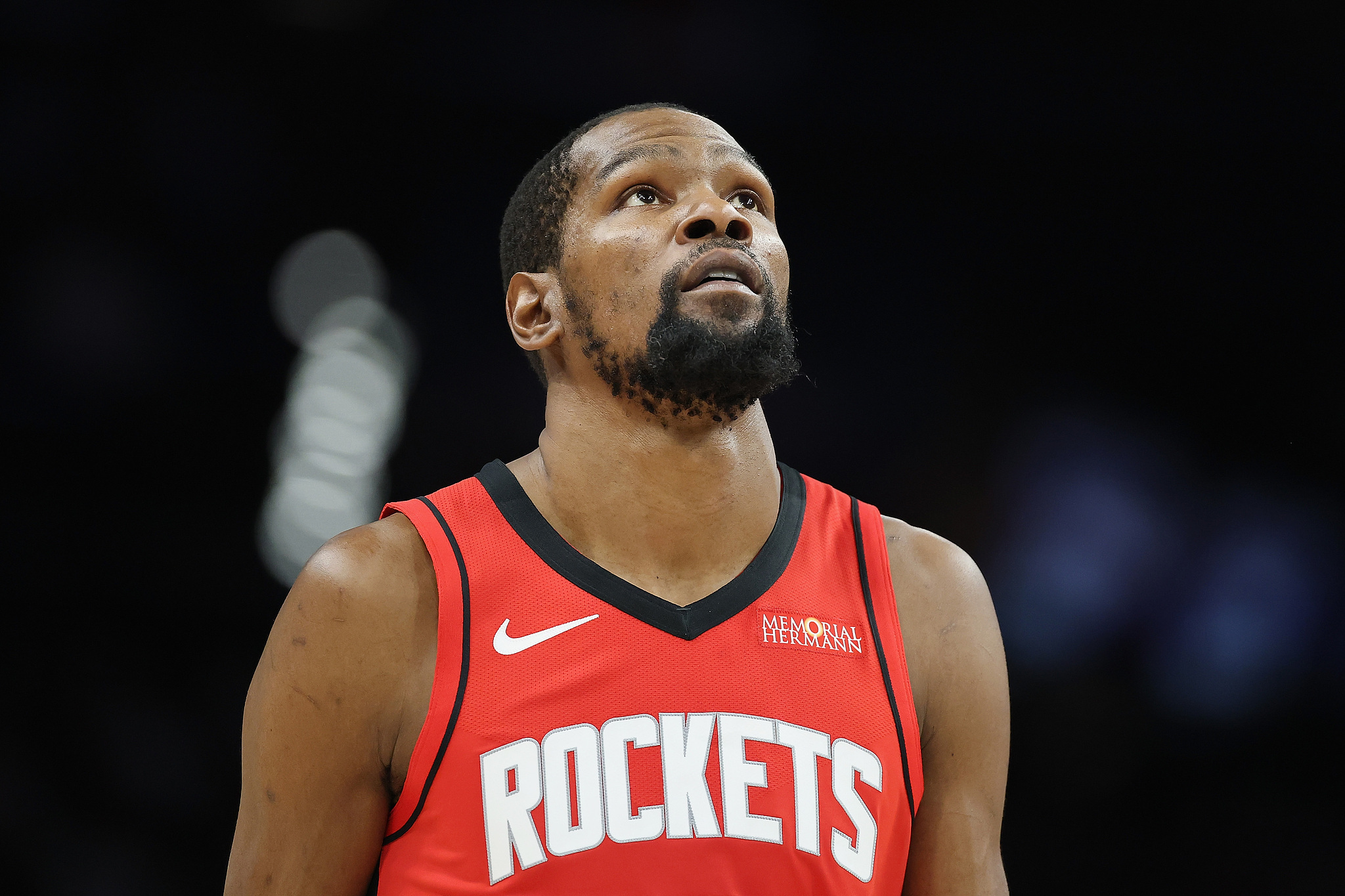 杜兰特右膝挫伤出战成疑 东契奇里夫斯缺席火湖大战G1