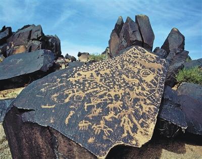 这些被刻在岩石上的马，是古代生活的“定格影像”