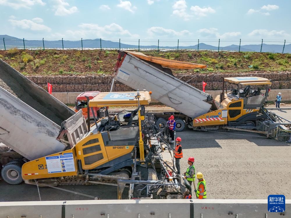 智能建造助力G5京昆高速广绵段扩容工程建设