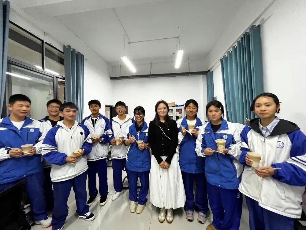 一场三尺讲台内外的双向奔赴