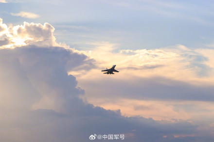 歼16训练壁纸霸气值拉满