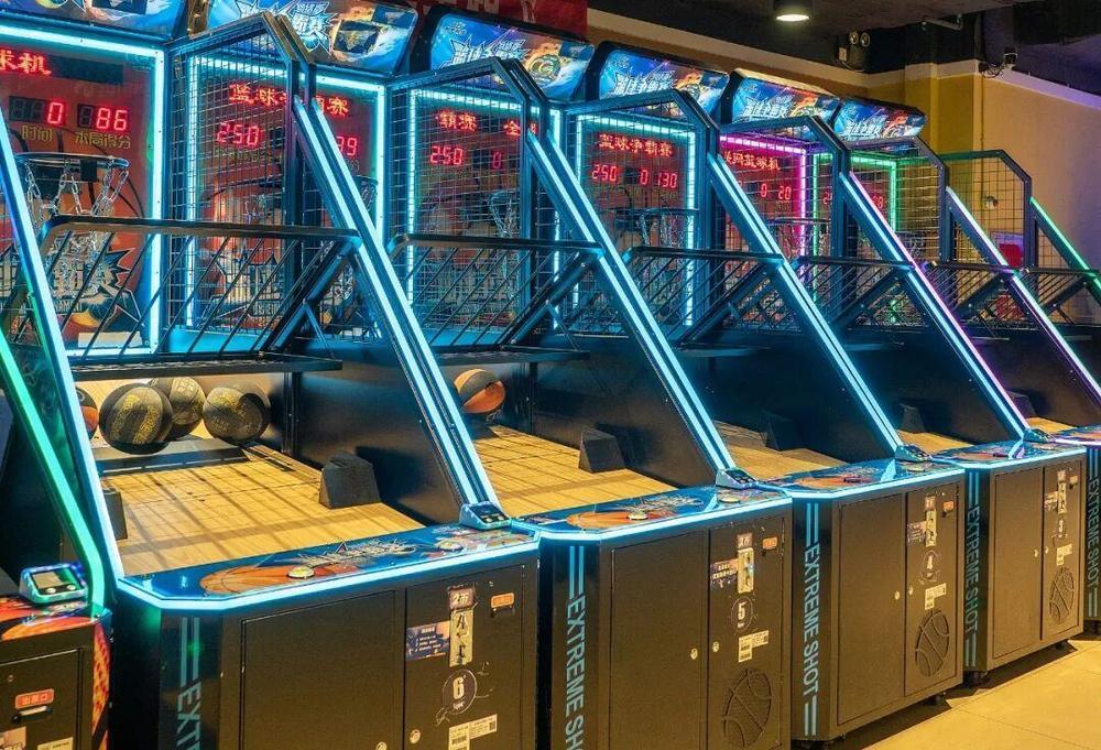 游乐场内低头玩手机被6岁儿童砸伤颈椎 法院判了