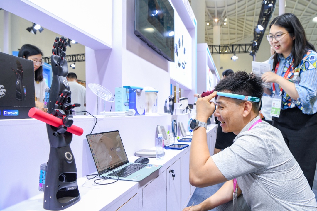 经济热点快评｜全岛封关运作后“首秀”，今年消博会有啥不一样？