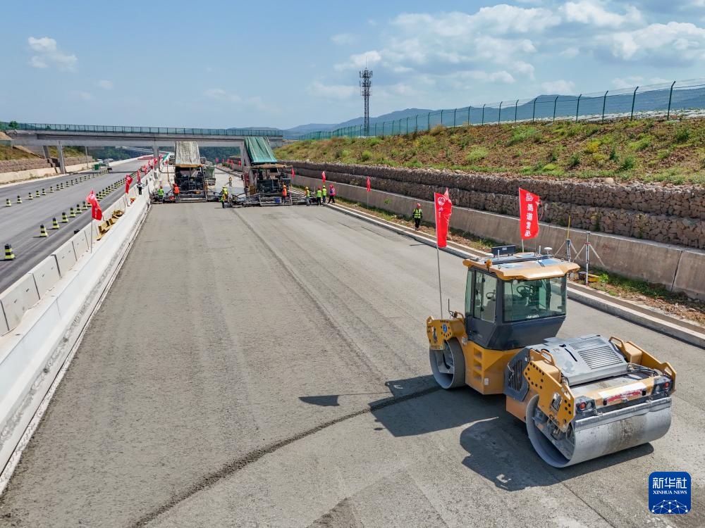 智能建造助力G5京昆高速广绵段扩容工程建设