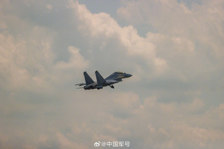 歼16训练壁纸霸气值拉满