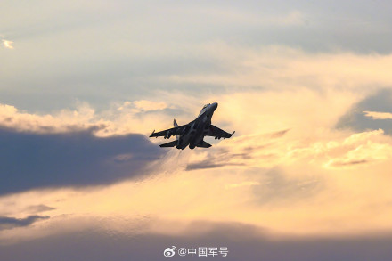 歼16训练壁纸霸气值拉满