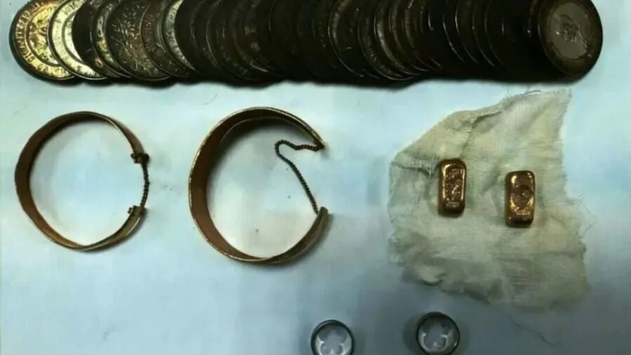 上海市民傻眼：古董樟木箱里的银元金条金项链，都没了！立案后，一个人主动投案