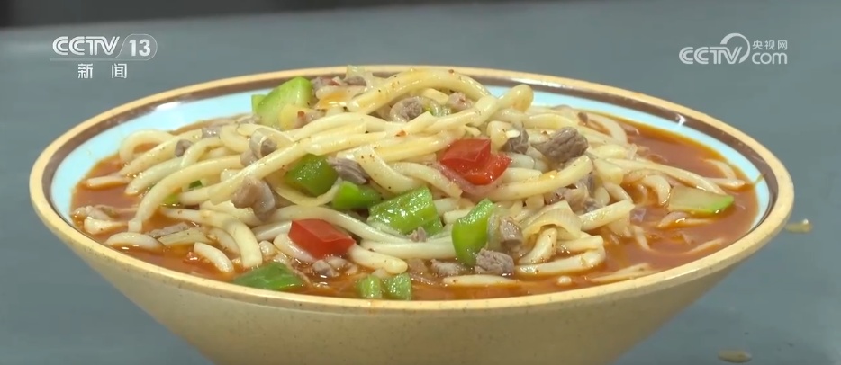 特色春日滋味擦亮地域名片 “美食+文旅”成为引领消费新亮点