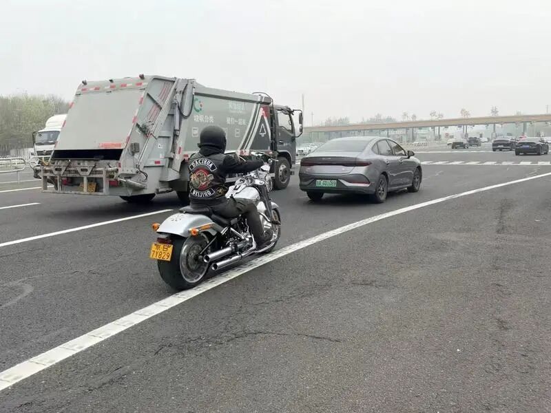 2小时10多起！摩托车出行增多，北京严查这些行为——