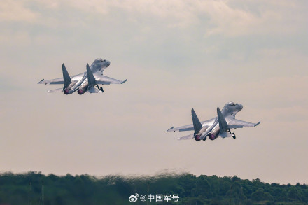 歼16训练壁纸霸气值拉满