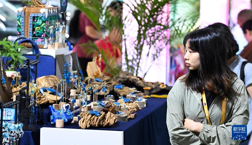 第六届中国国际消费品博览会落幕