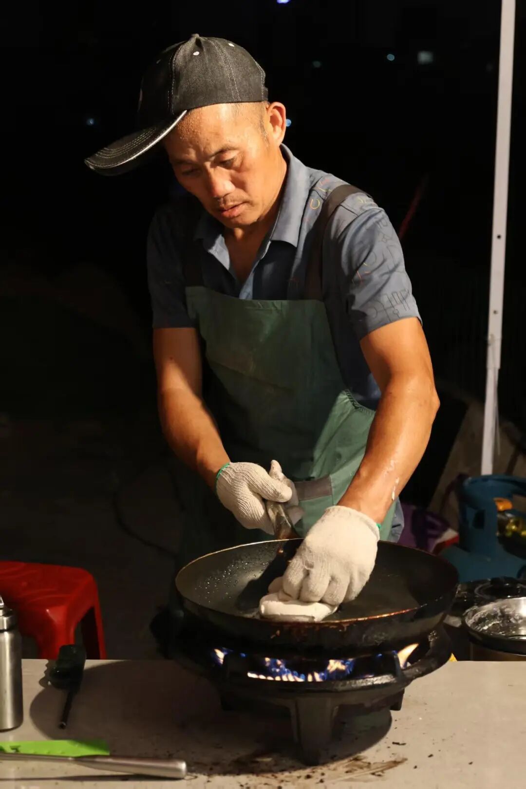 一家“不想火”的鸡煲店，照见顺德“甘当配角”的四十年功底