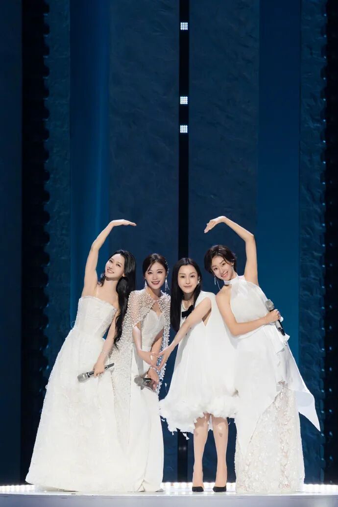 “心愿便利贴静音观看效果更佳”冲上热搜，王濛回应