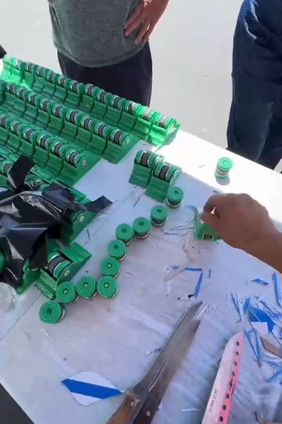 “绝对good！”河南男子在美国摆摊卖磨刀器：义乌进价1块卖5美金，月入1万美金