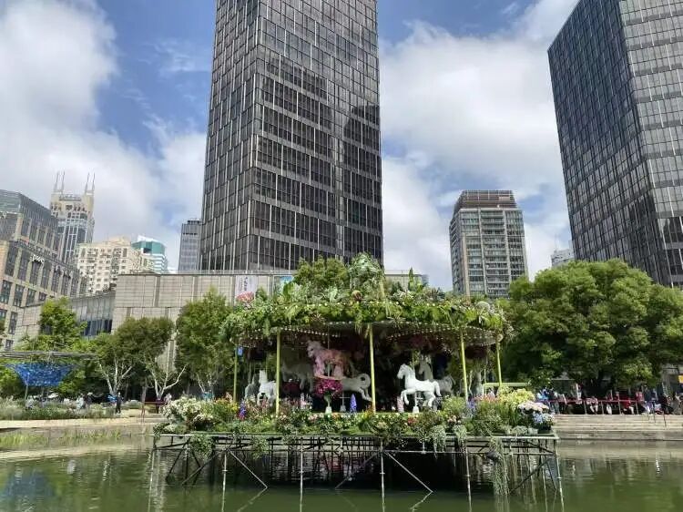 朋友圈被刷屏！上海“花头”真的太浓了！“感觉这里有1亿人”