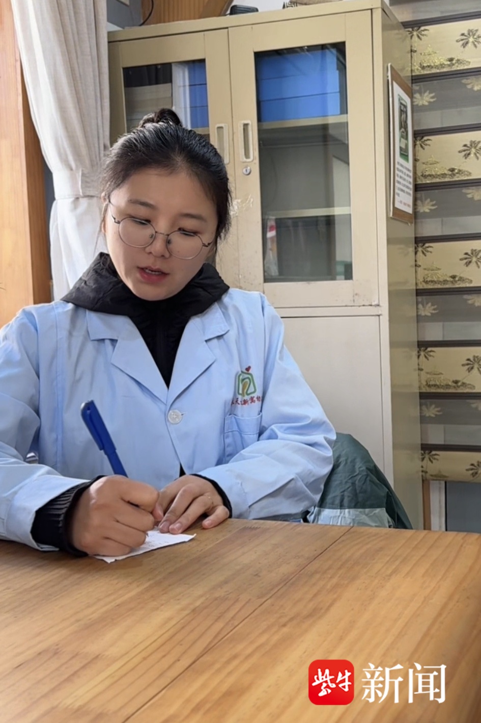 自家娃托给药店去救别人的娃！南京幼儿园老师路遇昏迷幼童跪地施救，10分钟抢回生命