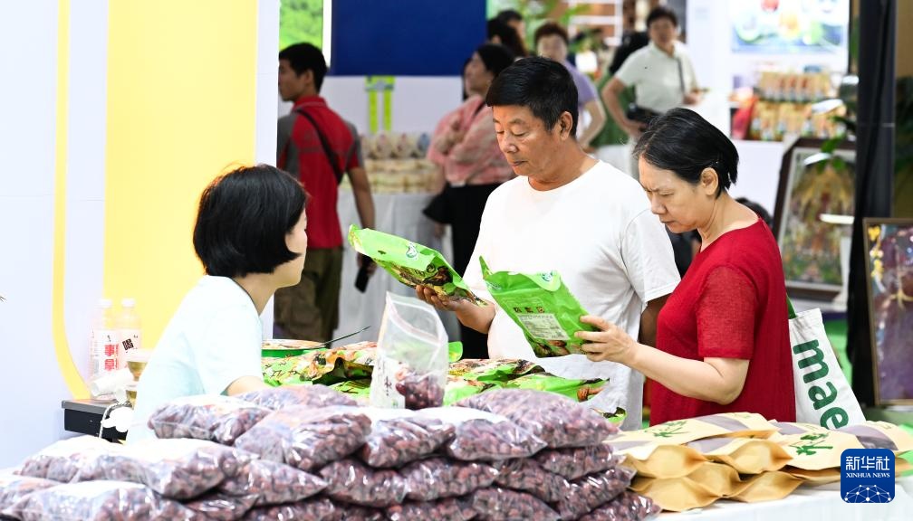 第六届中国国际消费品博览会落幕