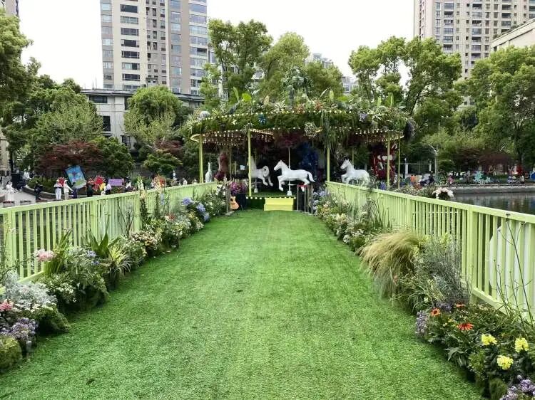 朋友圈被刷屏！上海“花头”真的太浓了！“感觉这里有1亿人”