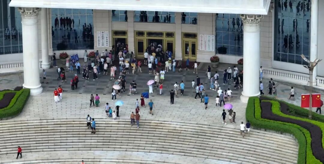 一家“不想火”的鸡煲店，照见顺德“甘当配角”的四十年功底