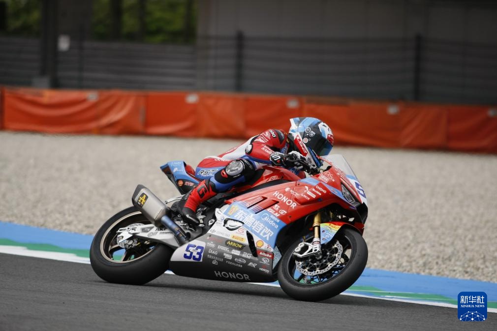 “张雪机车”车手获世界超级锦标赛WorldSSP组次回合第七名
