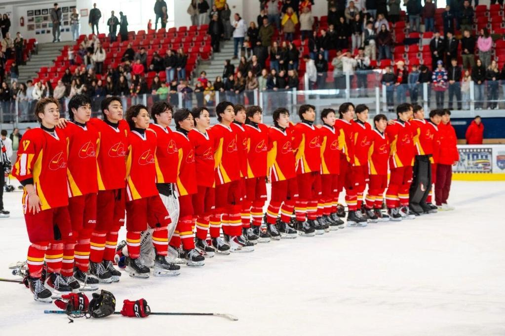 中国U18男冰斩获世锦赛乙级A组亚军 中国女冰降组