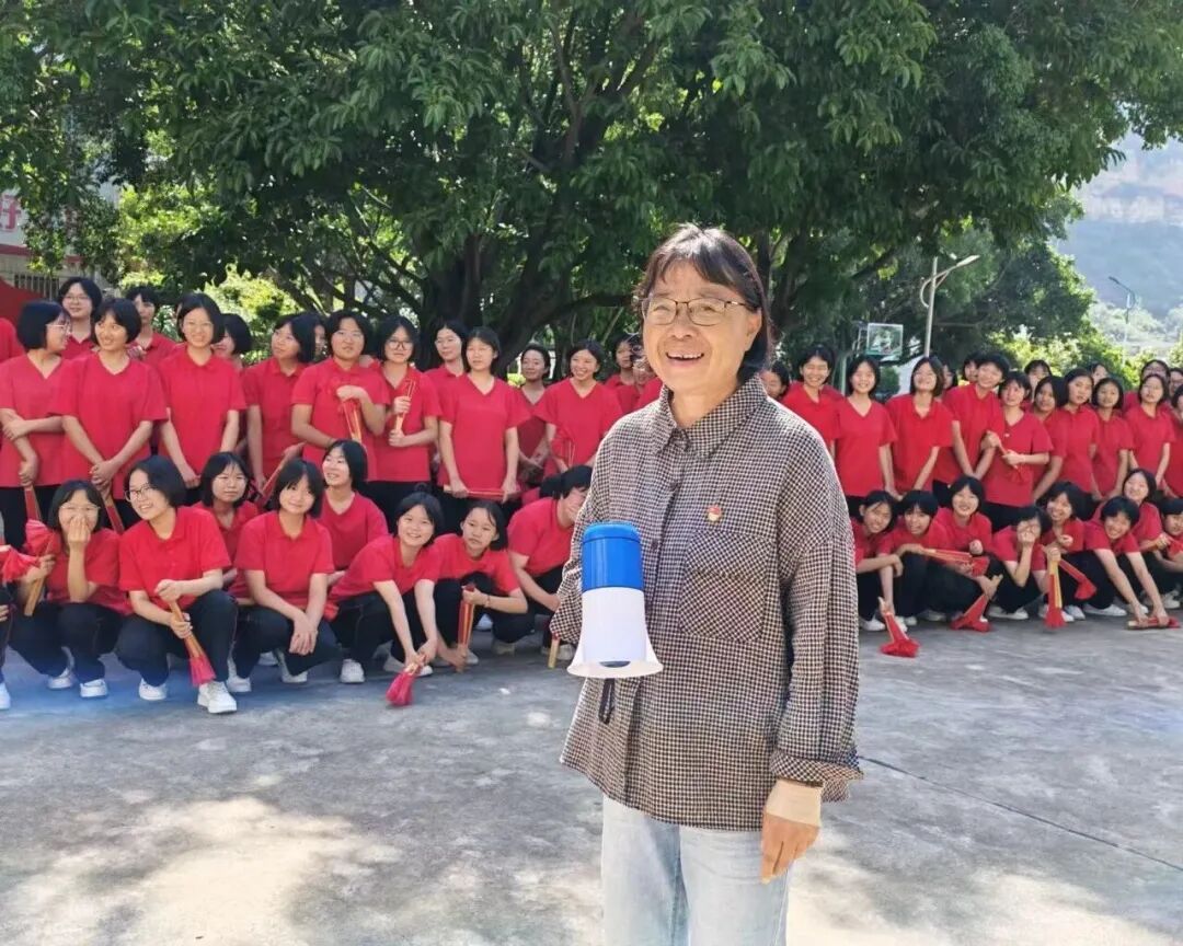 张桂梅在人民日报撰文：不论什么时代，读书能立心、能安身