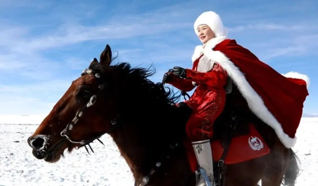 贺娇龙去世95天后账号更新，宣布启用新账号，“90后”清华硕士研究生接任成为新“推荐官”