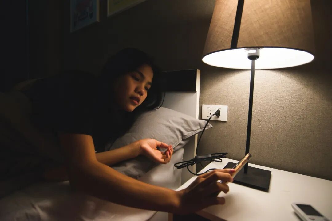 为什么半夜醒来不能看时间？