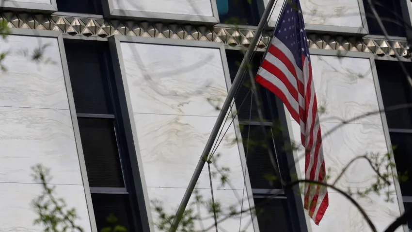 两名美驻墨西哥使馆工作人员在墨北部遭车祸死亡